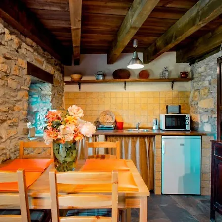 Laendliches Haus Medulas 2- Fuer 4 Pax Belegbar By Interhome Casa de Férias *